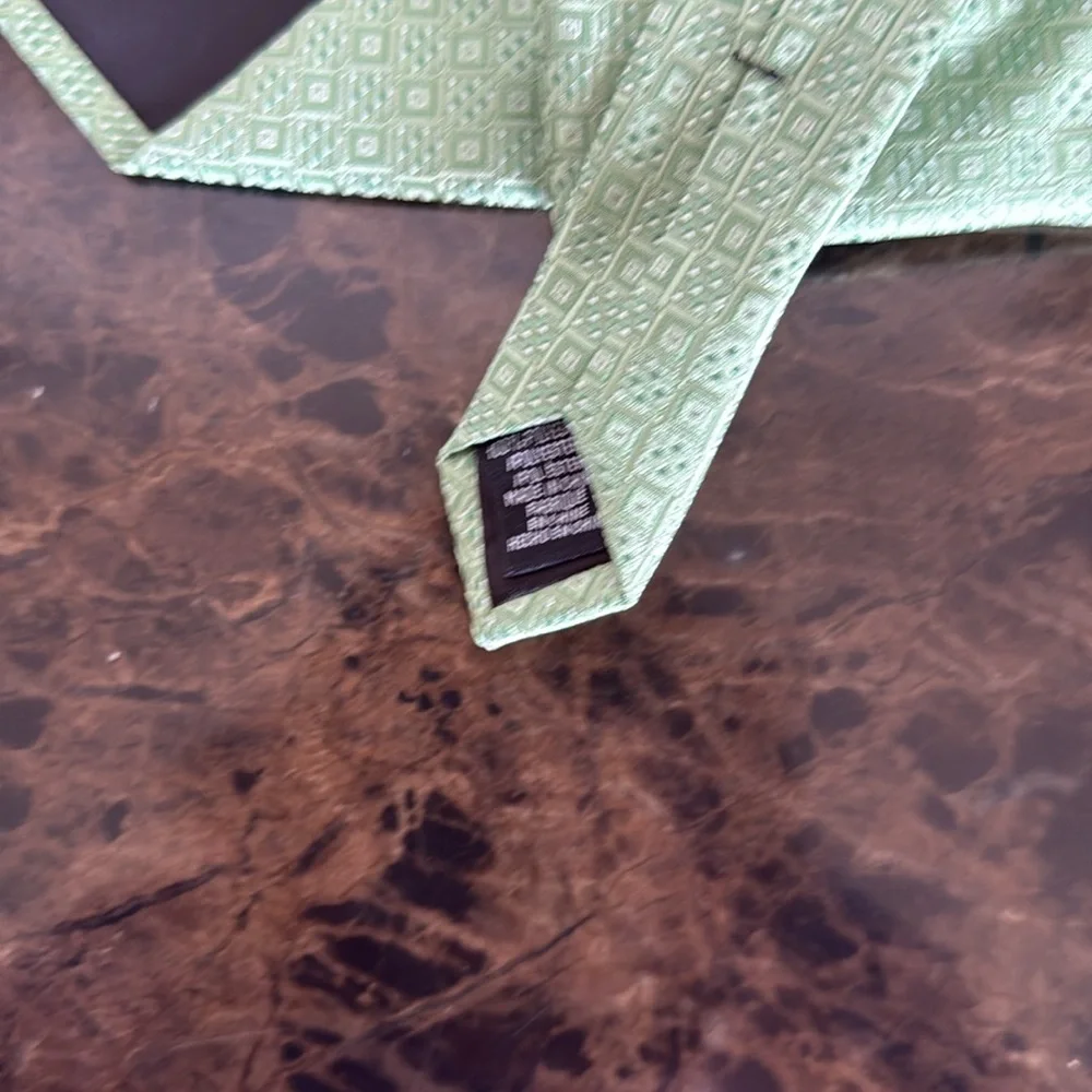 New! Perry Ellis Green Textured Necktie